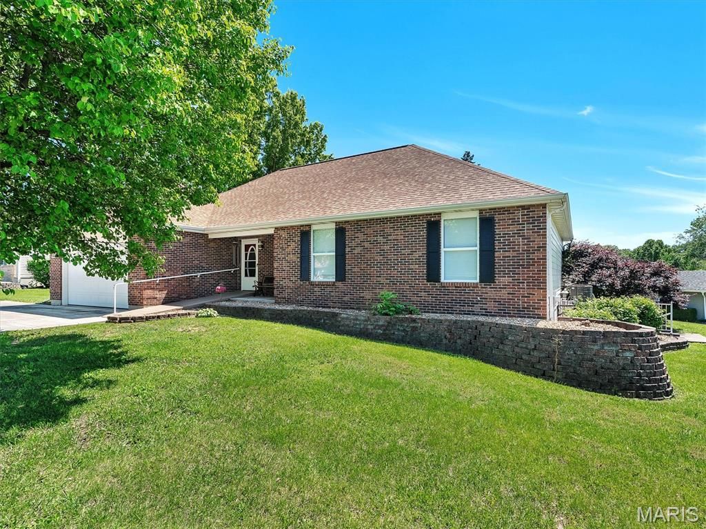 2215 Pine Lake Loop, Gray Summit, MO 63039