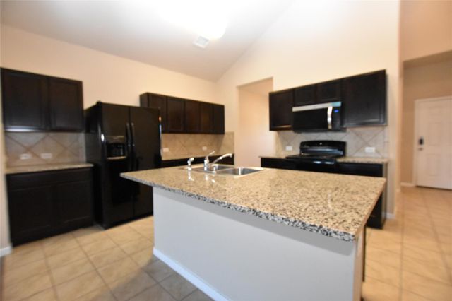 5725 RODERICK DR, Austin, TX 78724