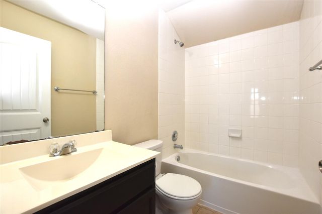 5725 RODERICK DR, Austin, TX 78724