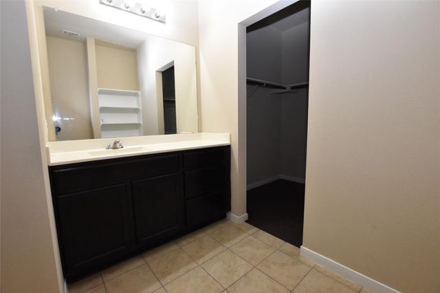 5725 RODERICK DR, Austin, TX 78724