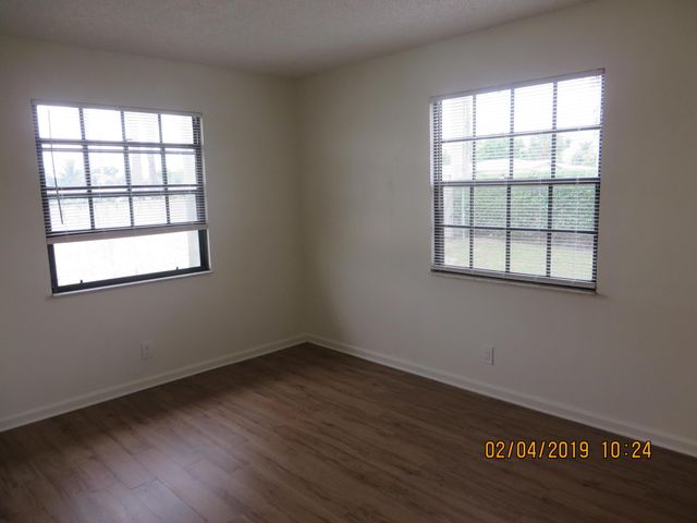 2202 NE 4th Street 10, Boynton Beach, FL 33435