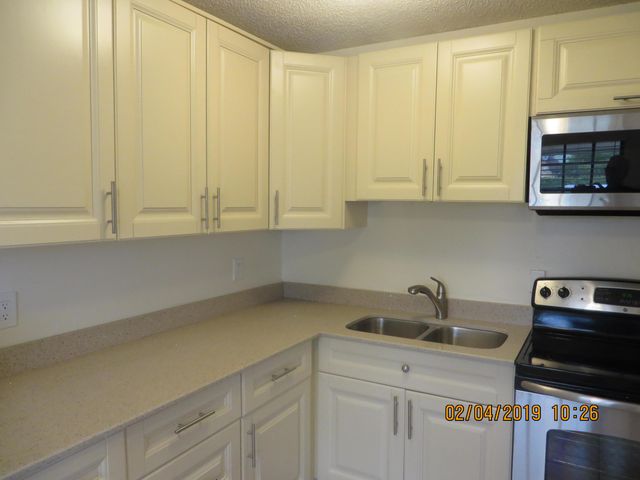 2202 NE 4th Street 10, Boynton Beach, FL 33435