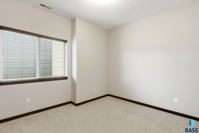 9413 W Liam St Street, Sioux Falls, SD 57106