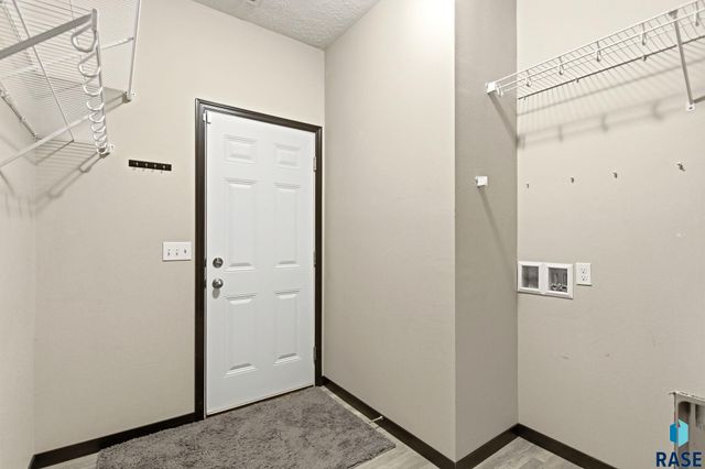 9413 W Liam St Street, Sioux Falls, SD 57106