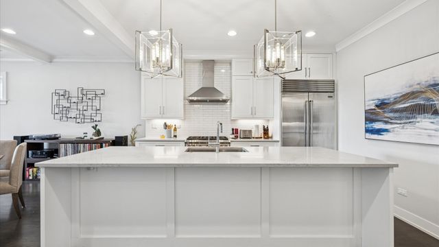 2341 W Roscoe Street 3W, Chicago, IL 60618