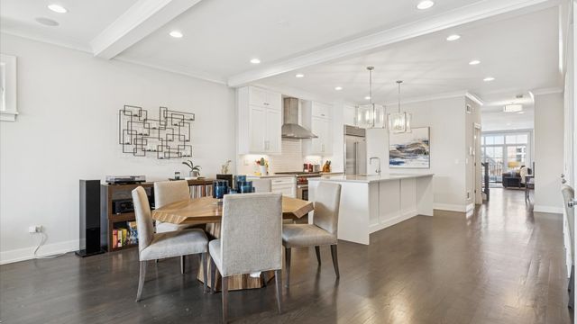 2341 W Roscoe Street 3W, Chicago, IL 60618