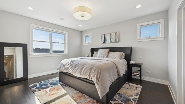 2341 W Roscoe Street 3W, Chicago, IL 60618