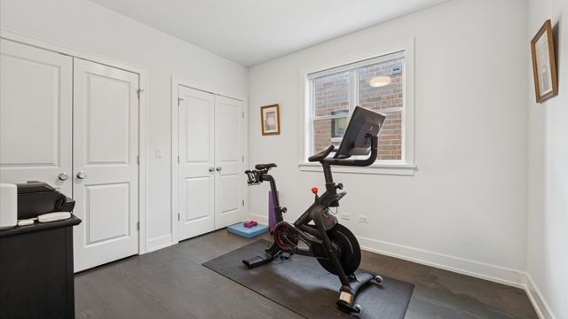 2341 W Roscoe Street 3W, Chicago, IL 60618