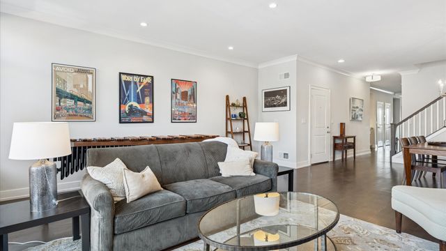 2341 W Roscoe Street 3W, Chicago, IL 60618