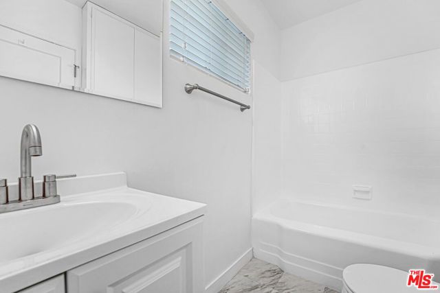 10393 Almayo Avenue 5, Los Angeles, CA 90064