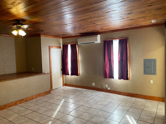 315 E SPRING ST, Boonville, MO 65233