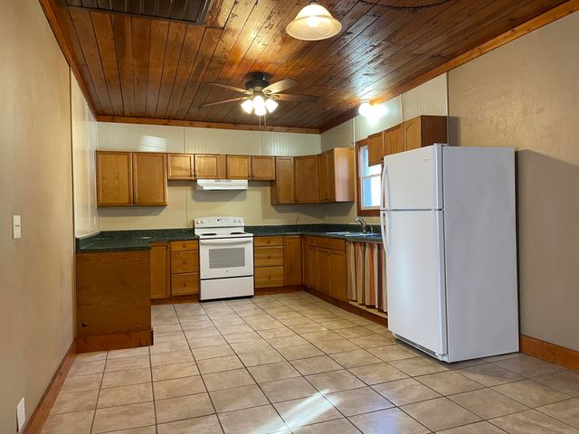 315 E SPRING ST, Boonville, MO 65233