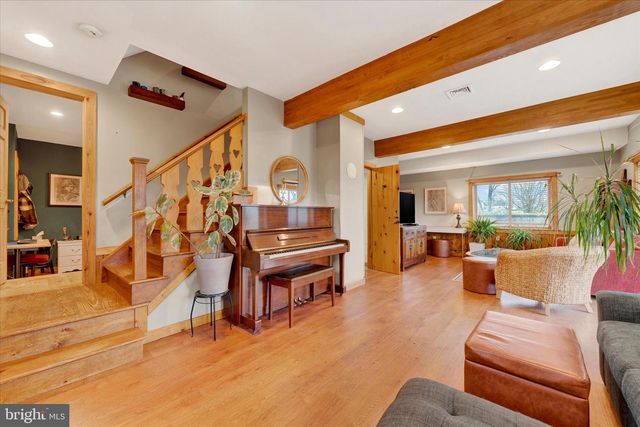 1310 HEX HWY, Hamburg, PA 19526