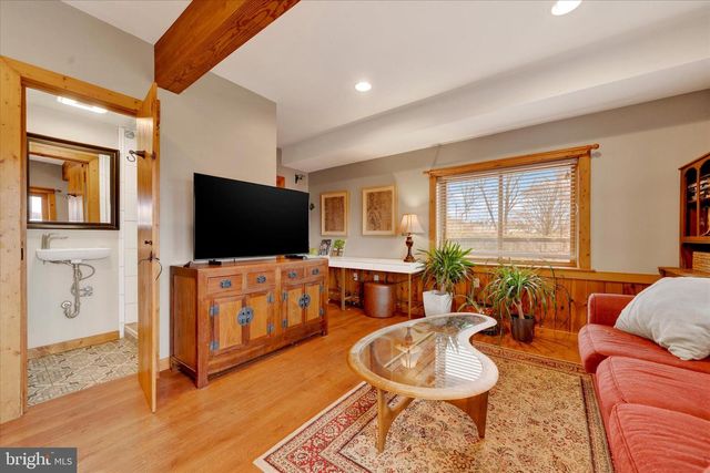 1310 HEX HWY, Hamburg, PA 19526