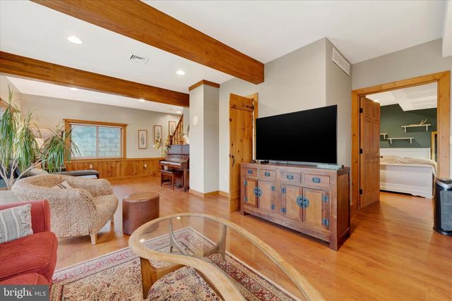 1310 HEX HWY, Hamburg, PA 19526