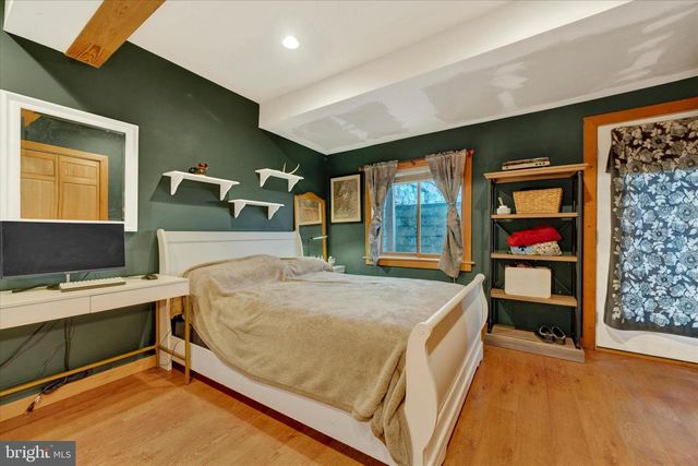 1310 HEX HWY, Hamburg, PA 19526