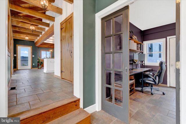 1310 HEX HWY, Hamburg, PA 19526