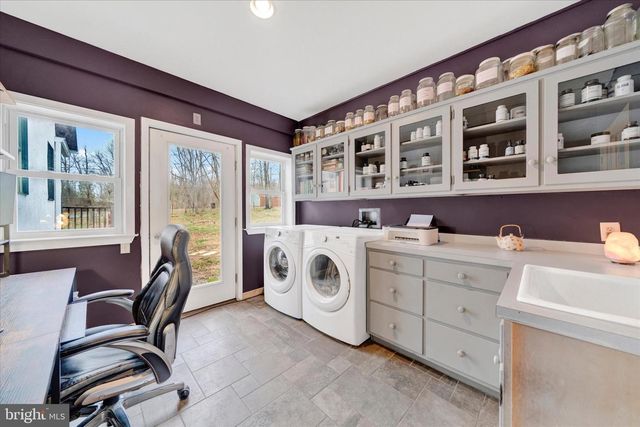 1310 HEX HWY, Hamburg, PA 19526