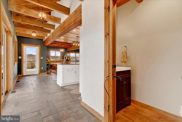 1310 HEX HWY, Hamburg, PA 19526