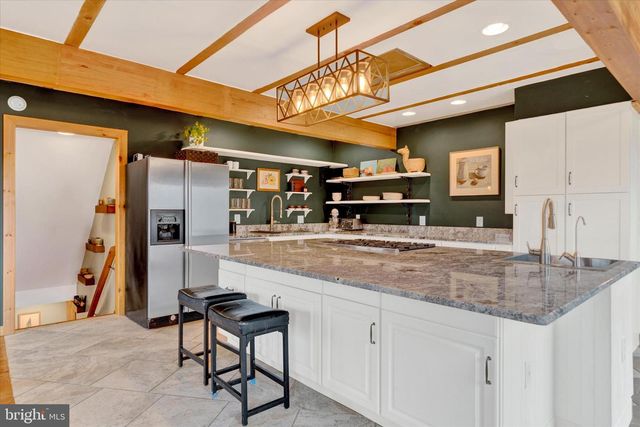 1310 HEX HWY, Hamburg, PA 19526