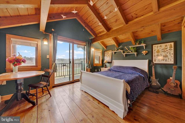 1310 HEX HWY, Hamburg, PA 19526