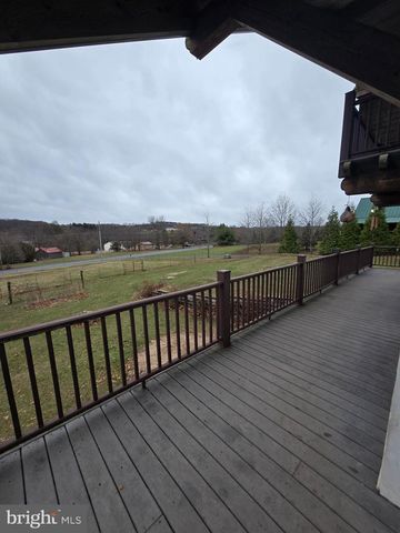 1310 HEX HWY, Hamburg, PA 19526