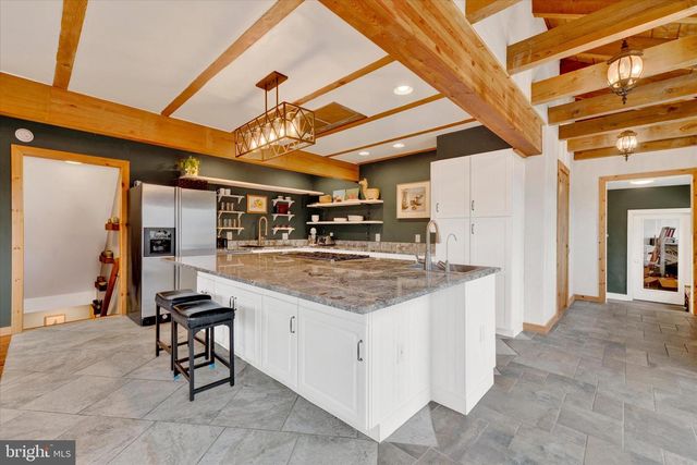 1310 HEX HWY, Hamburg, PA 19526