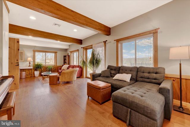 1310 HEX HWY, Hamburg, PA 19526