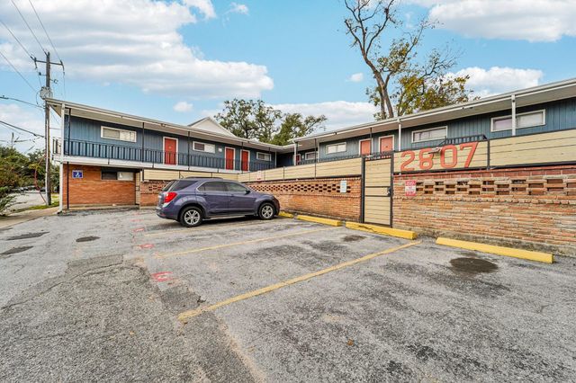 2807 Beauchamp Street 14, Houston, TX 77009