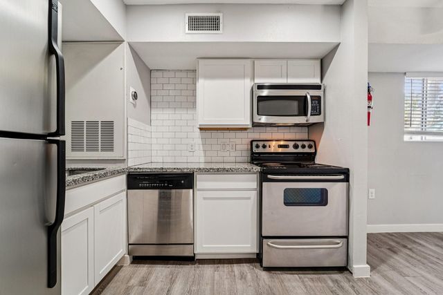 2807 Beauchamp Street 14, Houston, TX 77009