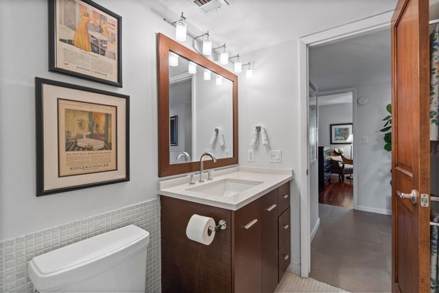 3050 NE 47th Court 402, Fort Lauderdale, FL 33308