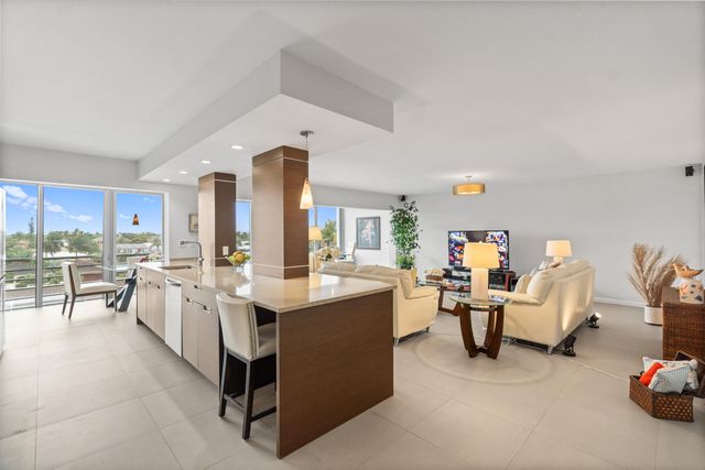 3050 NE 47th Court 402, Fort Lauderdale, FL 33308