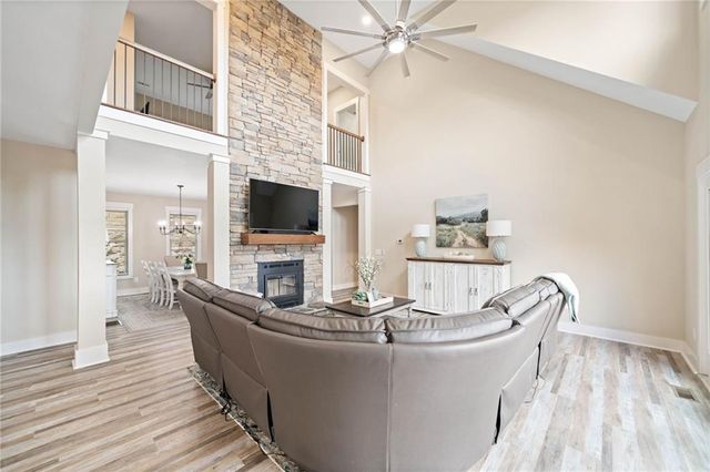 102 Moose Loop, Waleska, GA 30183