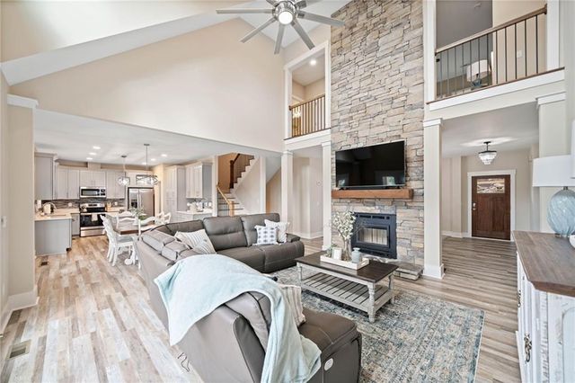 102 Moose Loop, Waleska, GA 30183