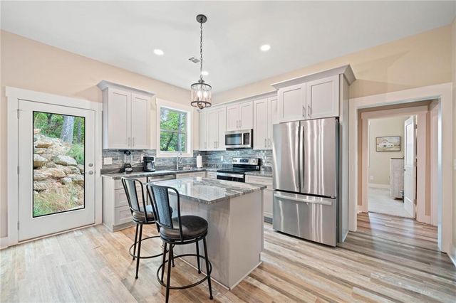 102 Moose Loop, Waleska, GA 30183