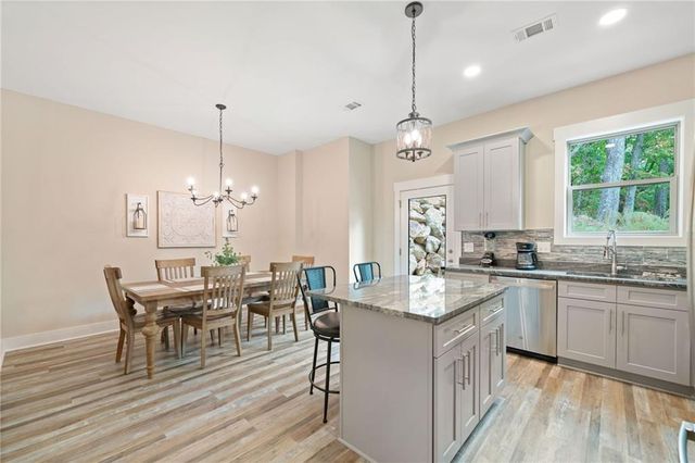 102 Moose Loop, Waleska, GA 30183