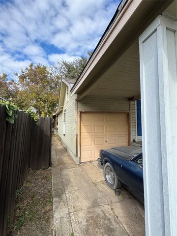 3912 Valentine Street, Fort Worth, TX 76107