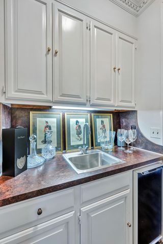 619 Woodleigh Dr, Nashville, TN 37215