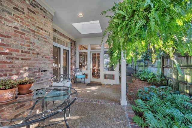619 Woodleigh Dr, Nashville, TN 37215
