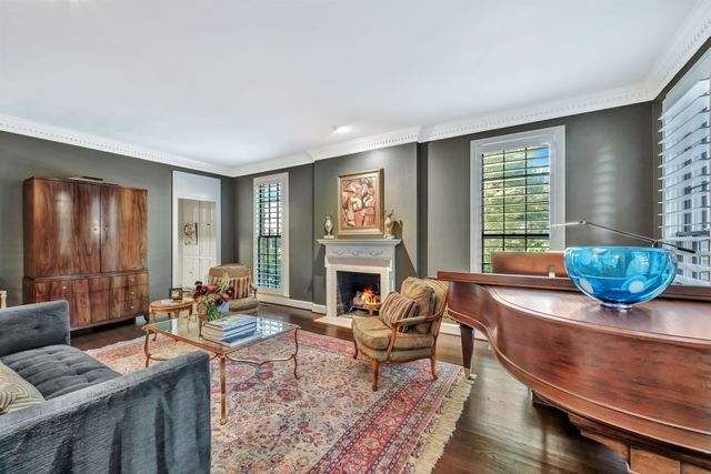 619 Woodleigh Dr, Nashville, TN 37215
