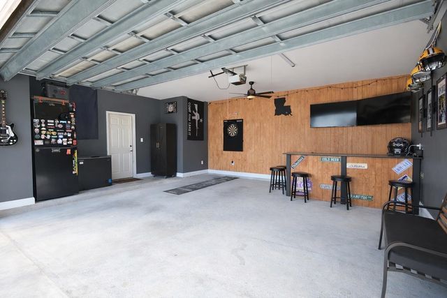 156 Lake Howard Avenue, Thibodaux, LA 70301