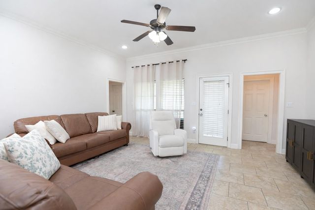 156 Lake Howard Avenue, Thibodaux, LA 70301