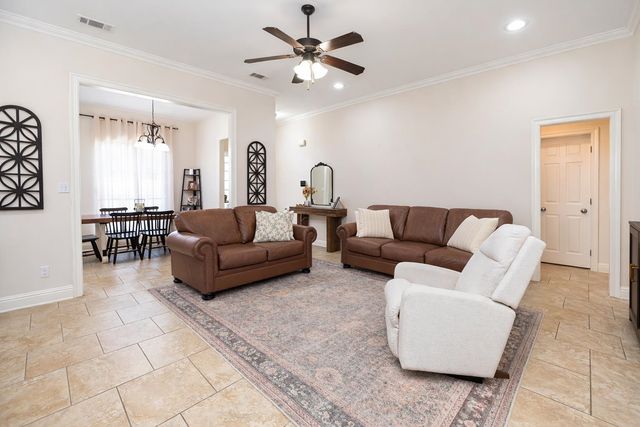 156 Lake Howard Avenue, Thibodaux, LA 70301