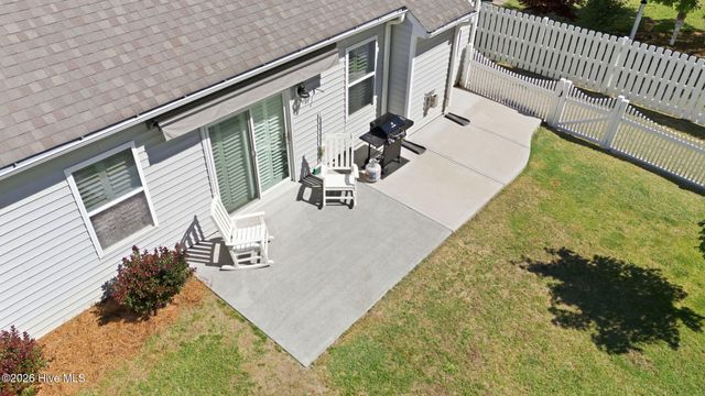32 Kenilworth Street, Clayton, NC 27527