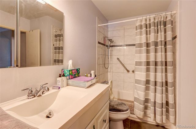3935 S Boston, Denver, CO 80237