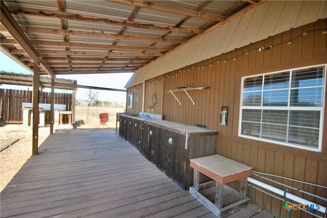 4850 Burke Road, Flatonia, TX 78941