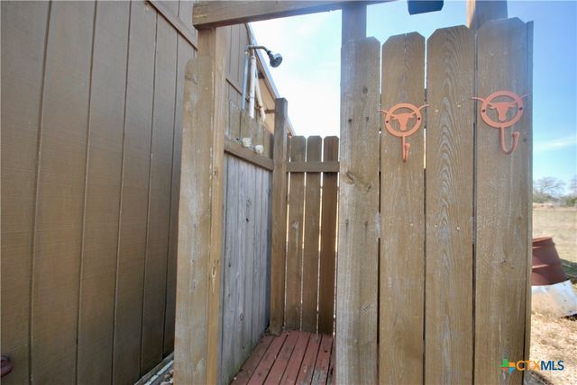4850 Burke Road, Flatonia, TX 78941