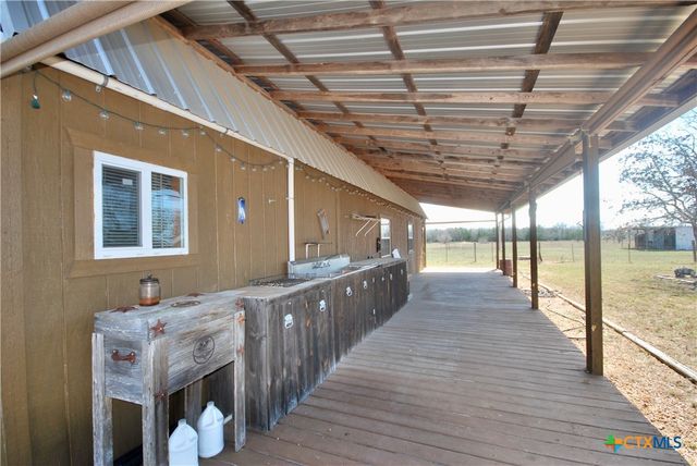 4850 Burke Road, Flatonia, TX 78941