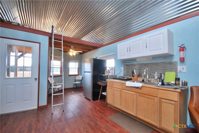 4850 Burke Road, Flatonia, TX 78941