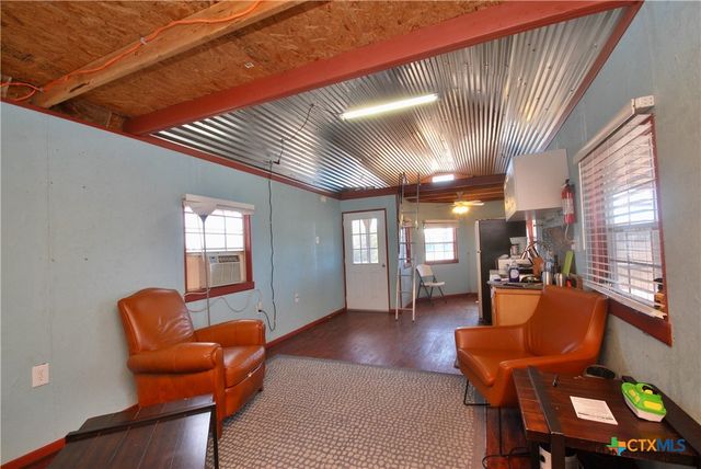 4850 Burke Road, Flatonia, TX 78941